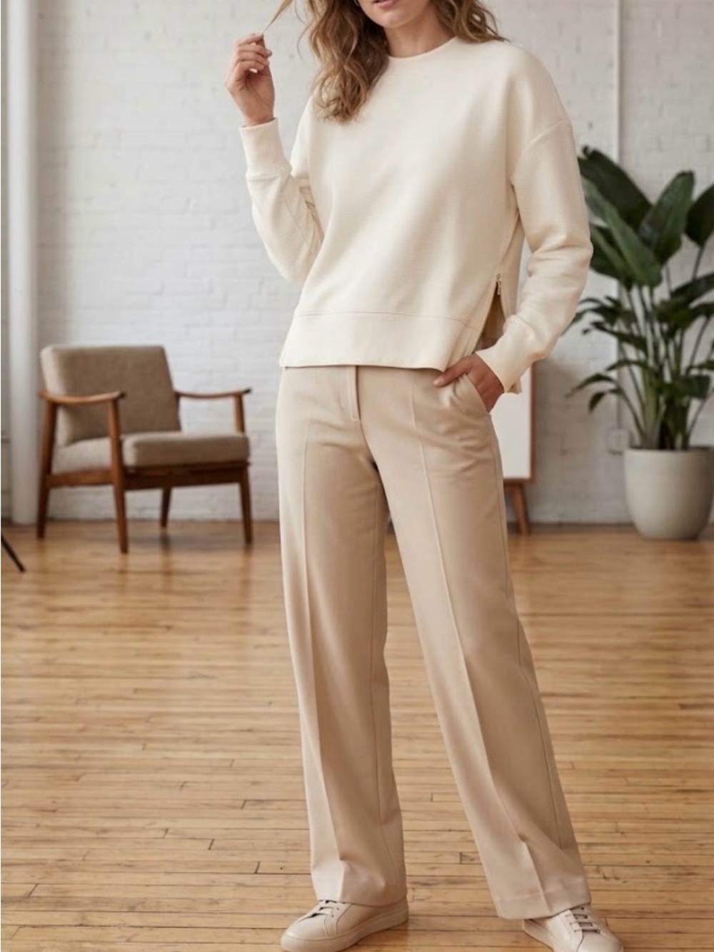 Varley Off-White Crewneck Sweatshirt with Side Zips size XS
